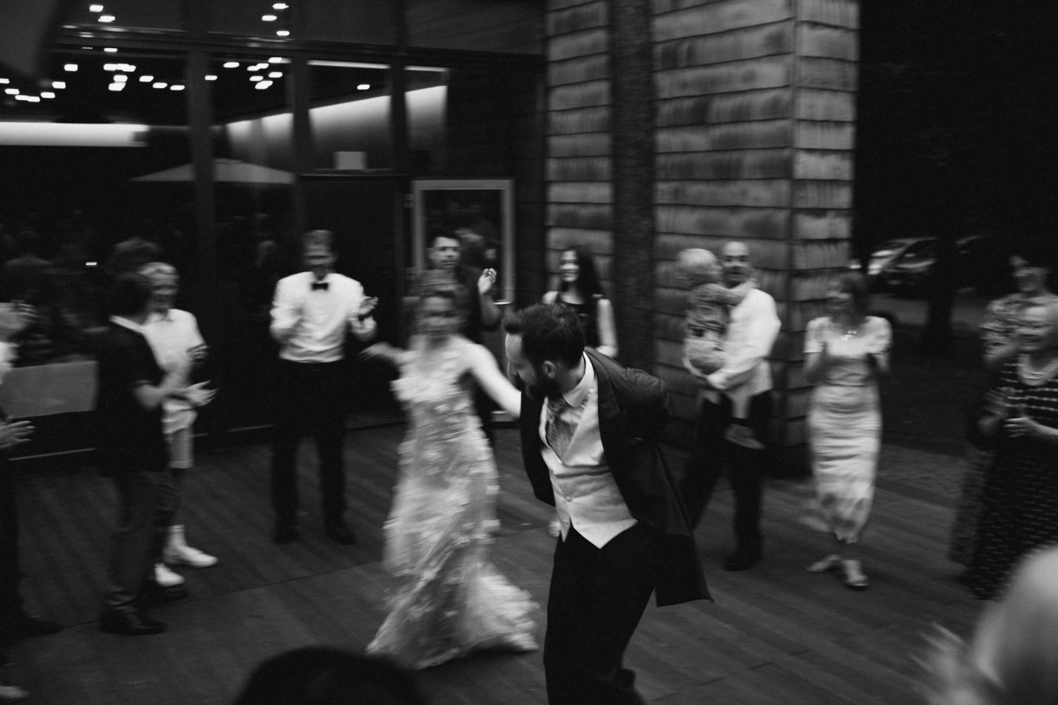 Austėjos ir Mike vestuvių fotografija, pirmasis šokis, TonyResort vestuvės